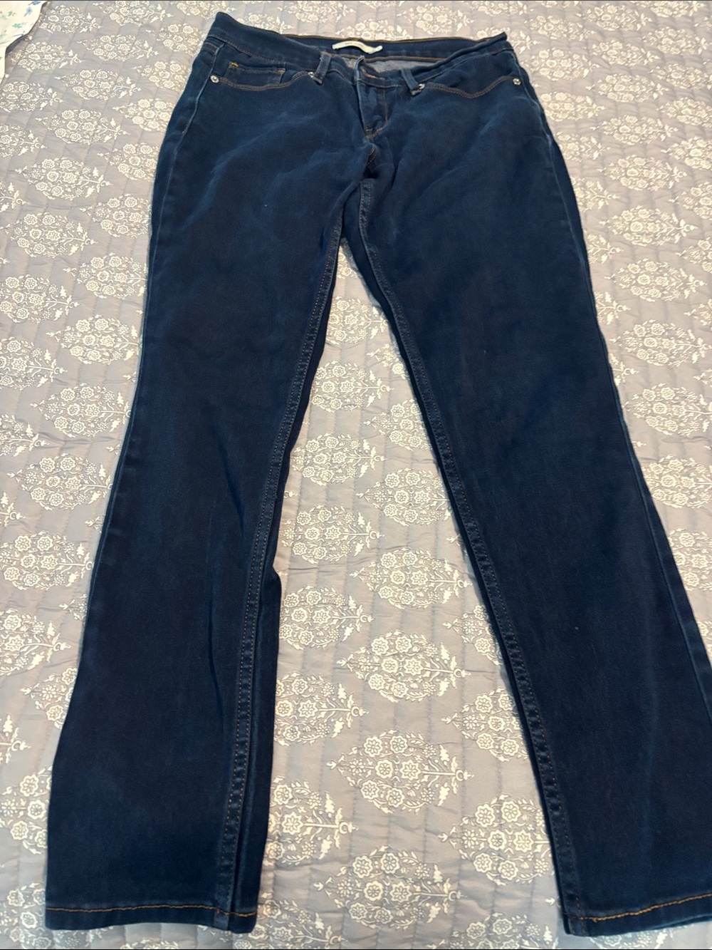Classic Women's Levi 524 Skinny Dark Blue Jeans - Comfortable Everyday Fit